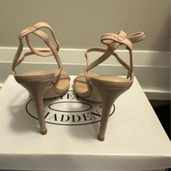 Size 6 Steve Madden Nectur Nude Heels - Picture 3 of 4